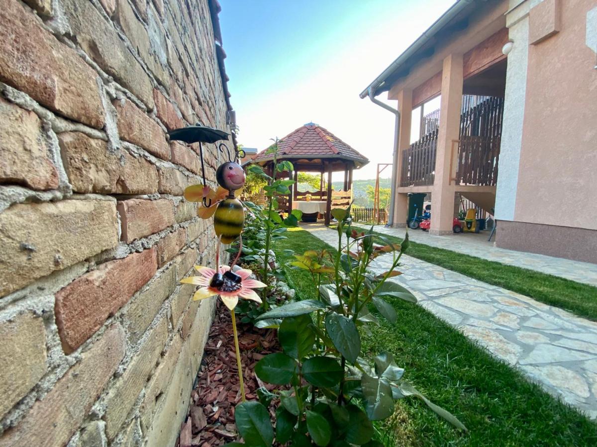 Apartman Simona Vrdnik Exterior foto