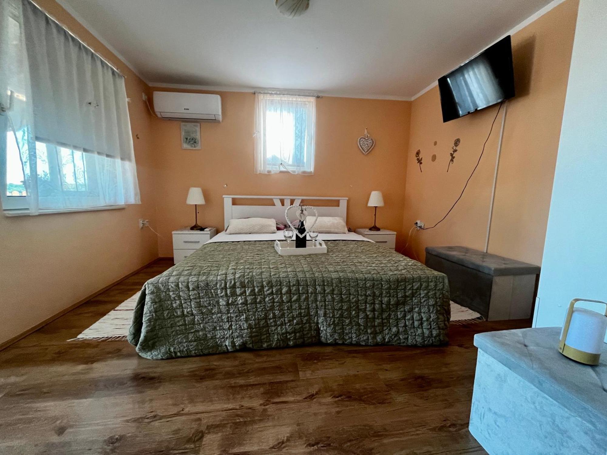 Apartman Simona Vrdnik Exterior foto